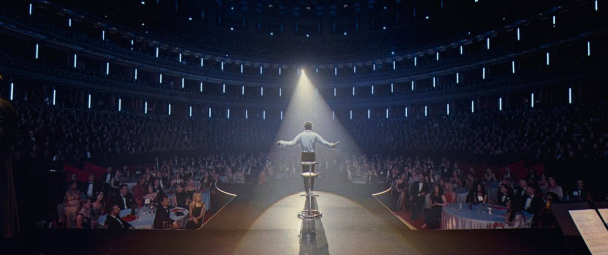 Filmkritik zu Being Better: The Robbie Williams Story : das frechste Musik-Biopic aller Zeiten