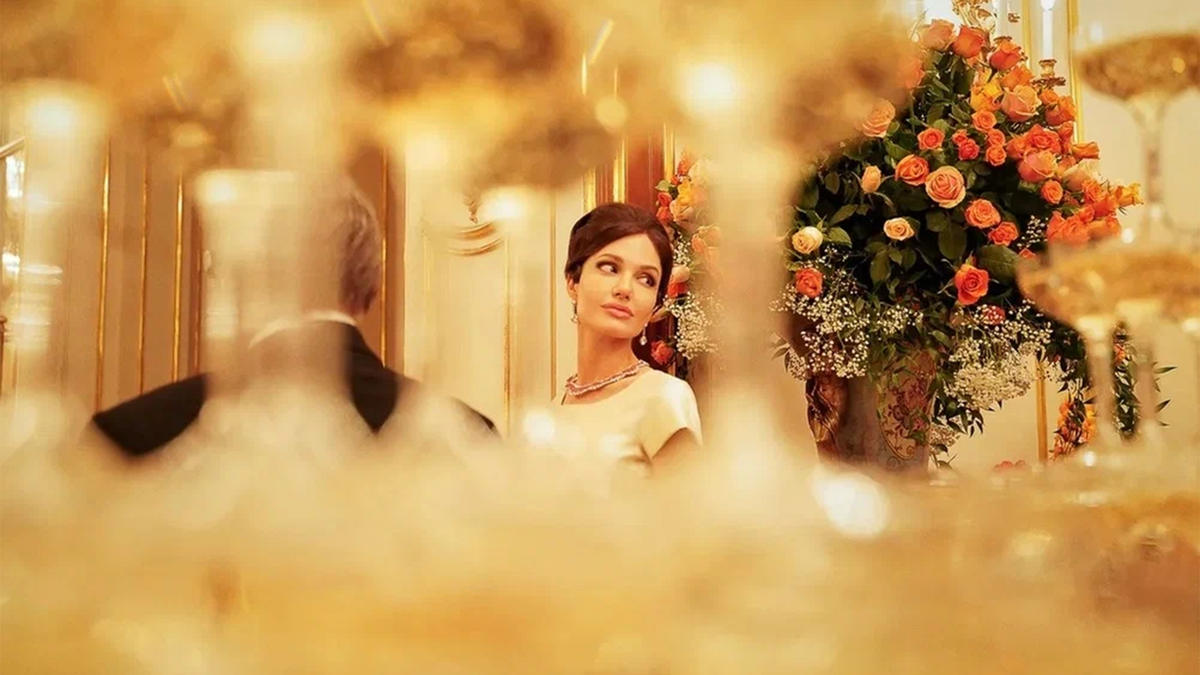  Maria - movie review | Beauty and all.