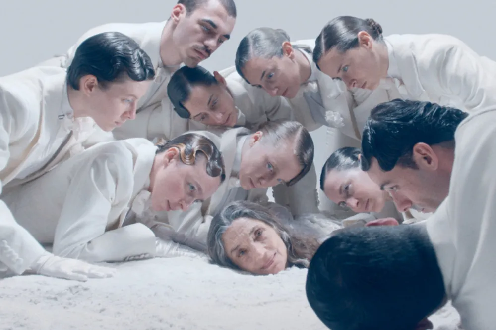 Review They'll Turn to Dust : Carlos Marquez-Marset orchestrates a tender dance with death in a live musical