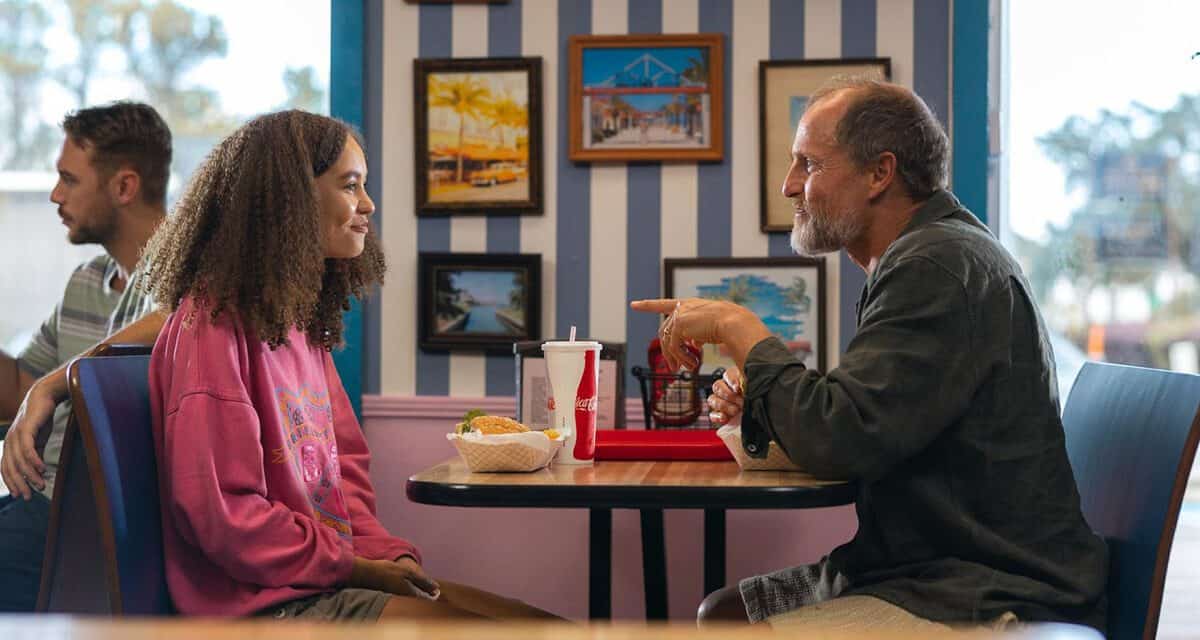 Teenager-Rebellion, seltsame Freundschaften und die Akzeptanz des Unvermeidlichen. Wie ist der Film Sunshine Coast mit Woody Harrelson ausgefallen?