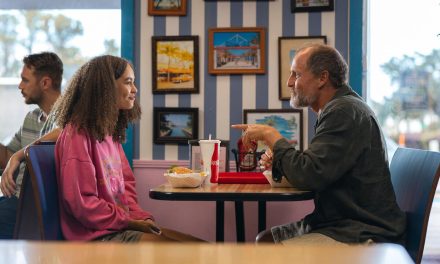 Teenager-Rebellion, seltsame Freundschaften und die Akzeptanz des Unvermeidlichen. Wie ist der Film Sunshine Coast mit Woody Harrelson ausgefallen?