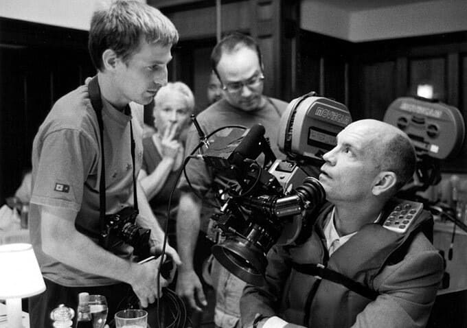 22 unbekannte Fakten über Being John Malkovich (1999), den Film, der Cameron Diaz bis zur Unkenntlichkeit veränderte