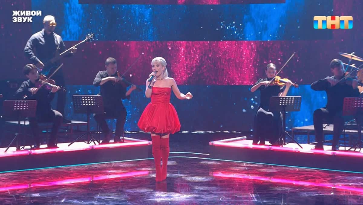 Eine tolle Aguilera und ein aufrichtiger Bon Jovi. Die Brightest Stars Show . Die 5. Folge der 2. Staffel auseinandernehmen. Endlich ein gutes Konzert!