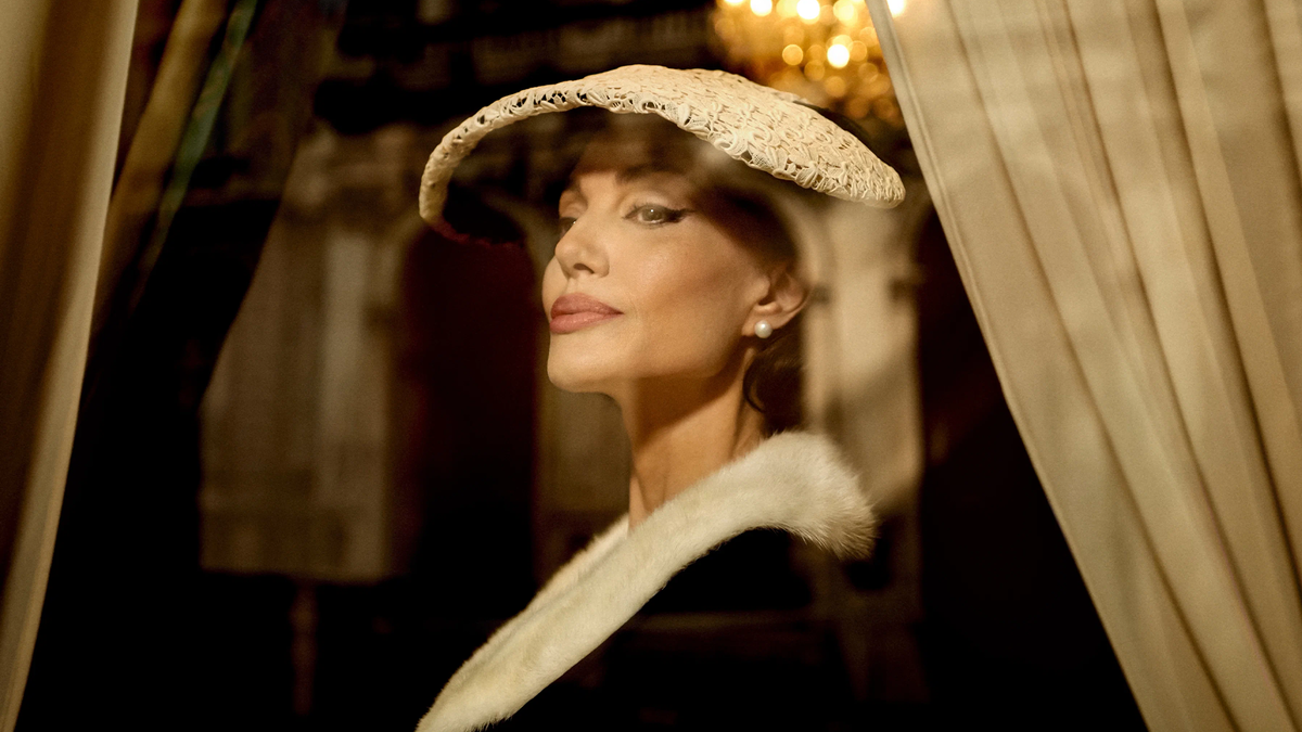  Maria - movie review | Beauty and all.
