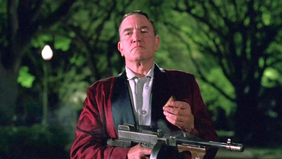 22 unbekannte Fakten über Miller's Crossroads (1990), den Film, für den die Coen-Brüder Batman aufgaben