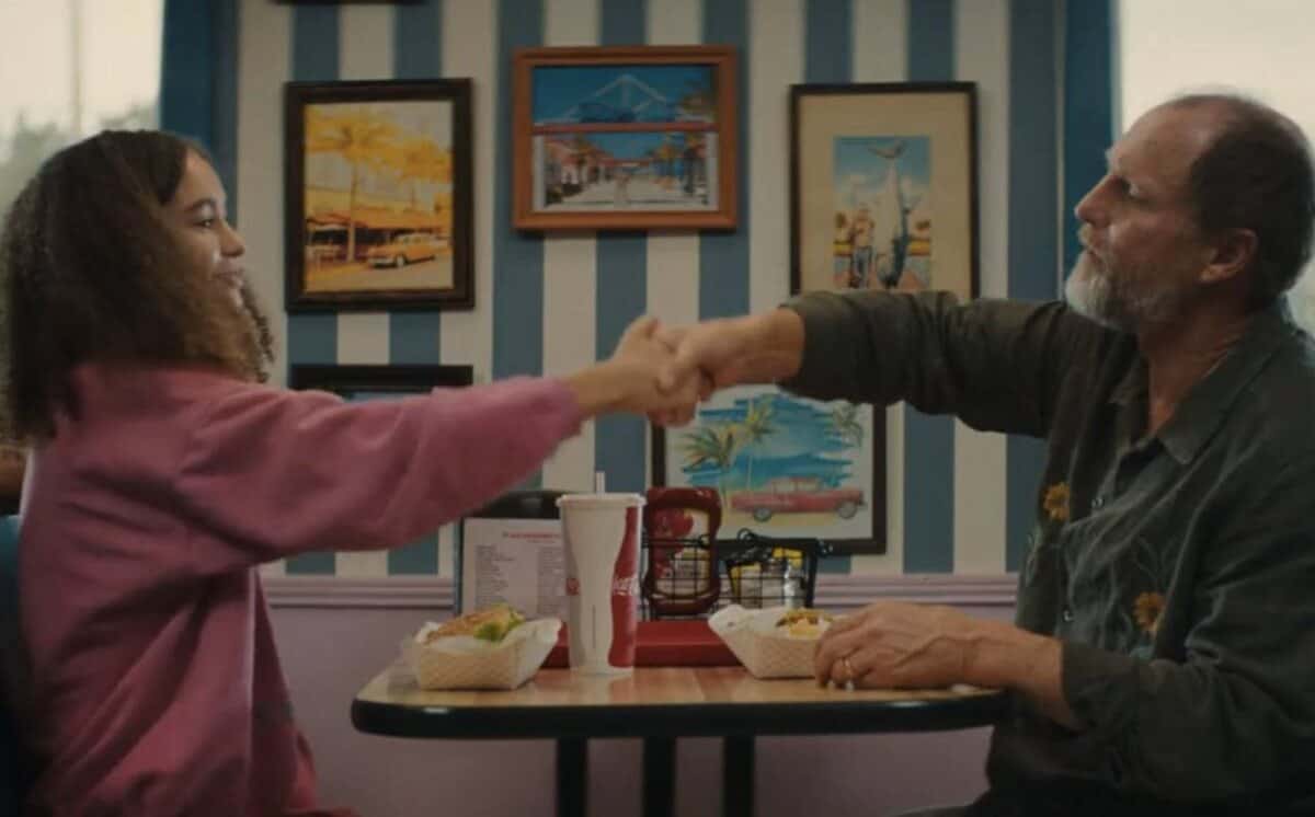 Teenager-Rebellion, seltsame Freundschaften und die Akzeptanz des Unvermeidlichen. Wie ist der Film Sunshine Coast mit Woody Harrelson ausgefallen?