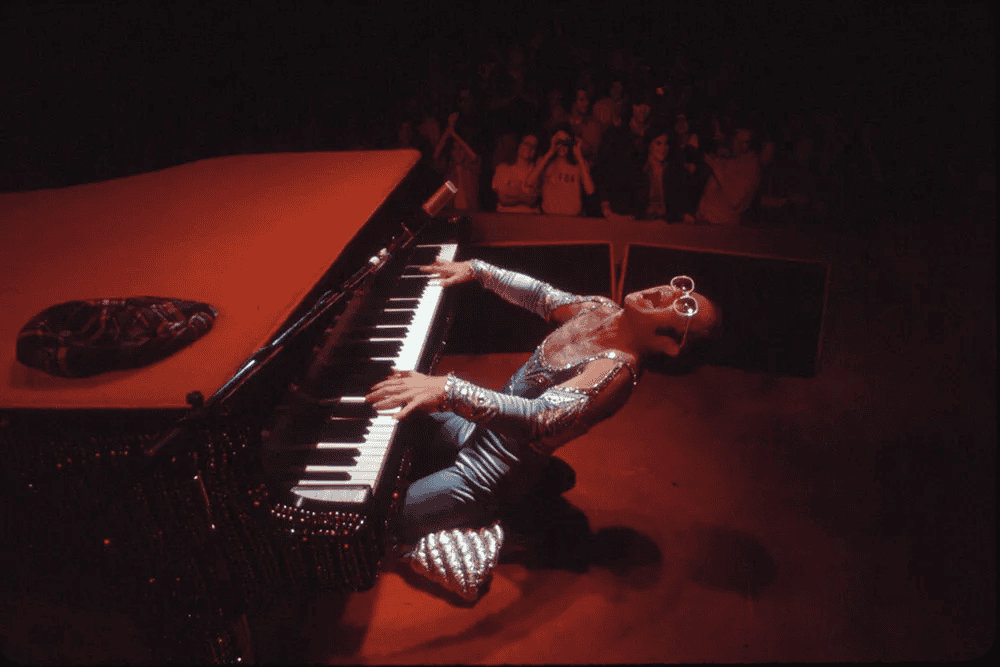 Filmkritik zu Elton John: Es ist nie zu spät: Der ursprüngliche König des Pop erhält eine wohlverdiente Dokumentation