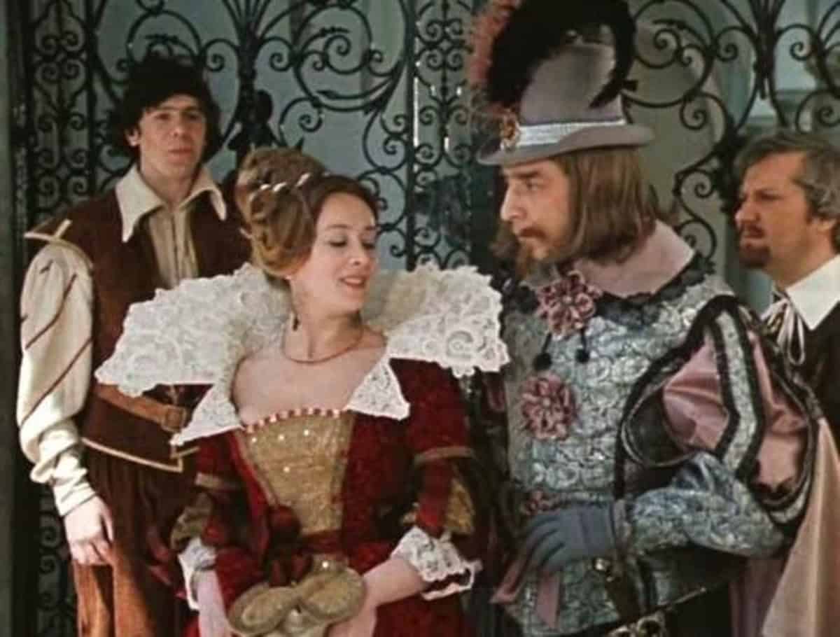  Hund im Heu (1977) ist ein wunderbarer Film, der Mikhail Boyarsky zum Star machte.