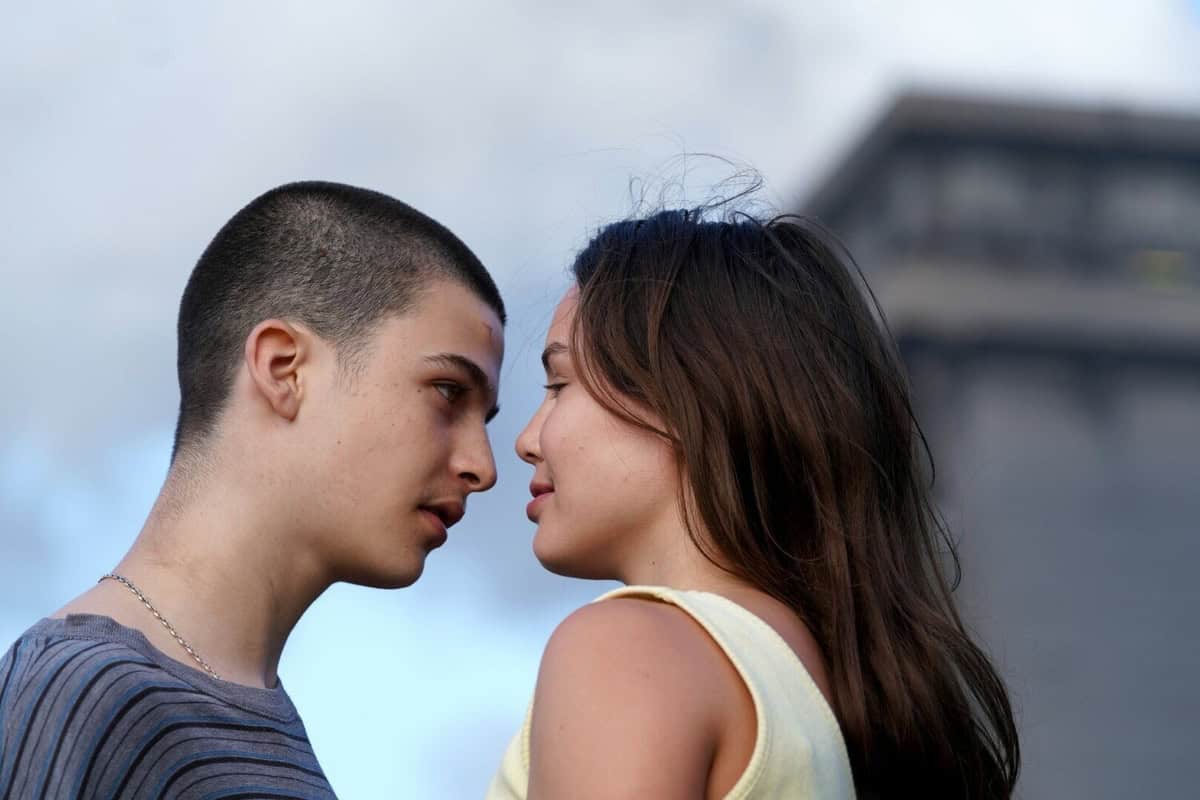 Rezension des Films Broken Hearts : A Kid's Word auf Französisch