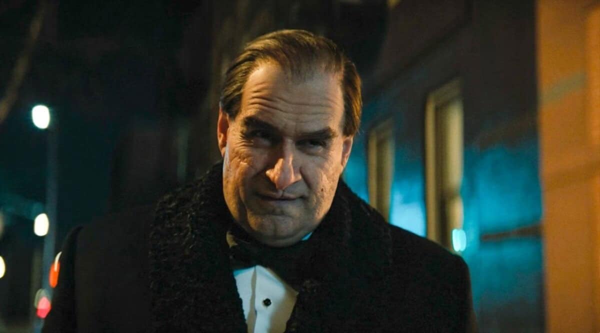  Penguin ist eine das Batman-Universum erweiternde Fernsehserie mit Colin Farrell in der Hauptrolle.