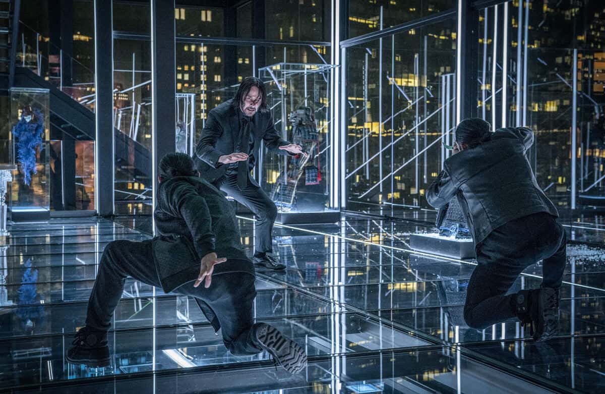 Von Jackie Chan bis Charlize Theron: waghalsige Schauspieler, die ihre eigenen Stunts am Set ausführen