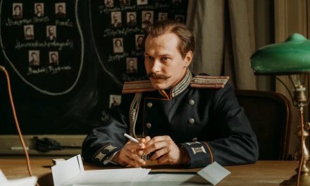 Chroniken der Russischen Revolution: Ein fesselndes Drama