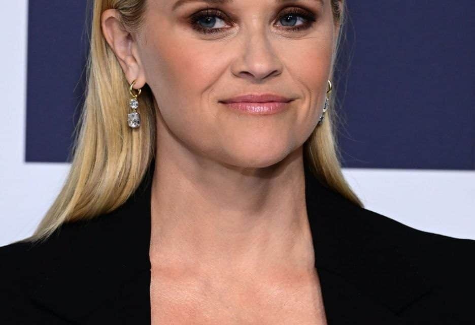 Alexandra Daddario, Reese Witherspoon & Julia Stiles: Stars!