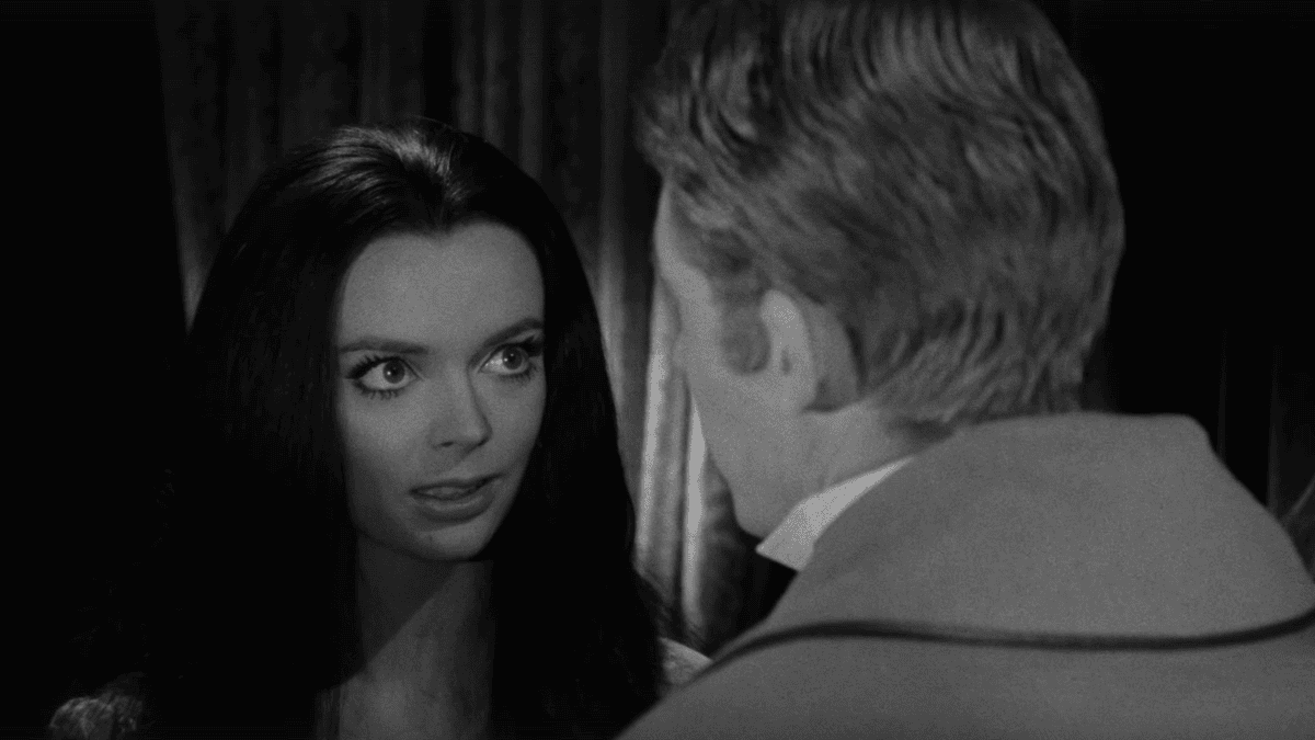 Atmosphärischer Gothic-Horror-Film, den jeder sehen sollte | Horror nach Kurzgeschichten von Edgar Allan Poe | Film Advisor