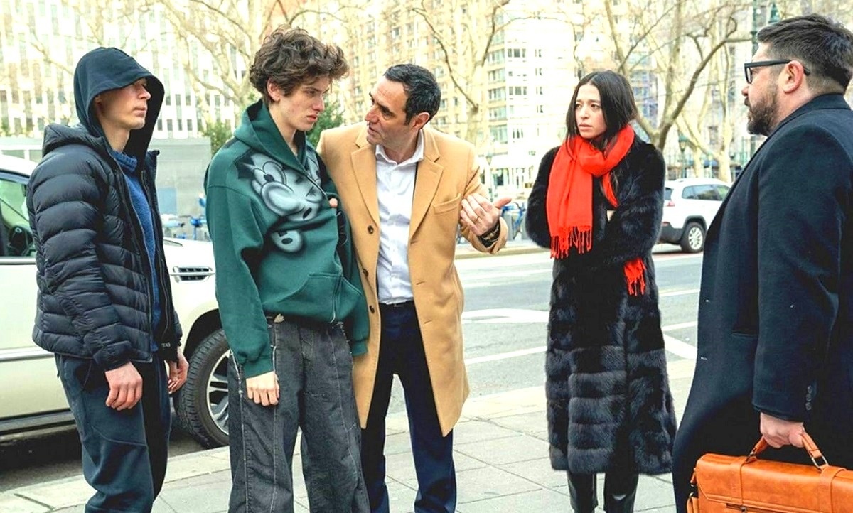 48 Nervous Hours. Ironic drama winner of the Cannes 2024 Film Festival
