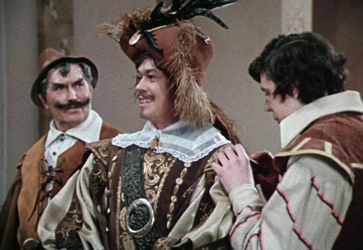  Hund im Heu (1977) ist ein wunderbarer Film, der Mikhail Boyarsky zum Star machte.