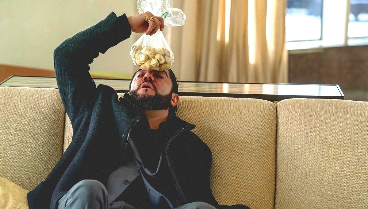 48 Nervous Hours. Ironic drama winner of the Cannes 2024 Film Festival