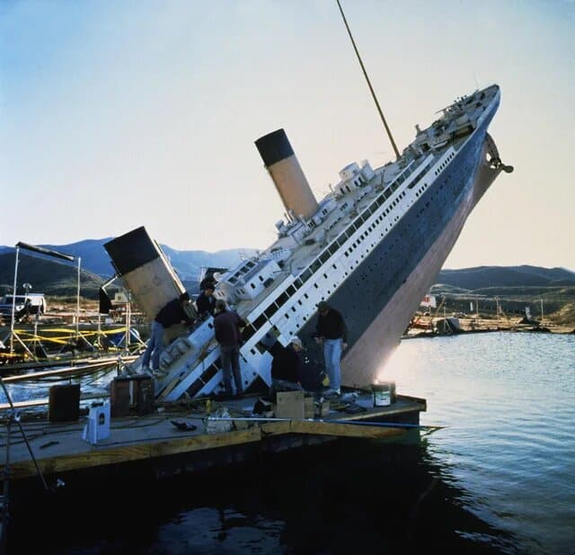 22 unbekannte Fakten über den Film Titanic (1997): Wie kam der Song von Celine Dion zustande und warum hat Jack Rose nie seine Liebe gestanden?