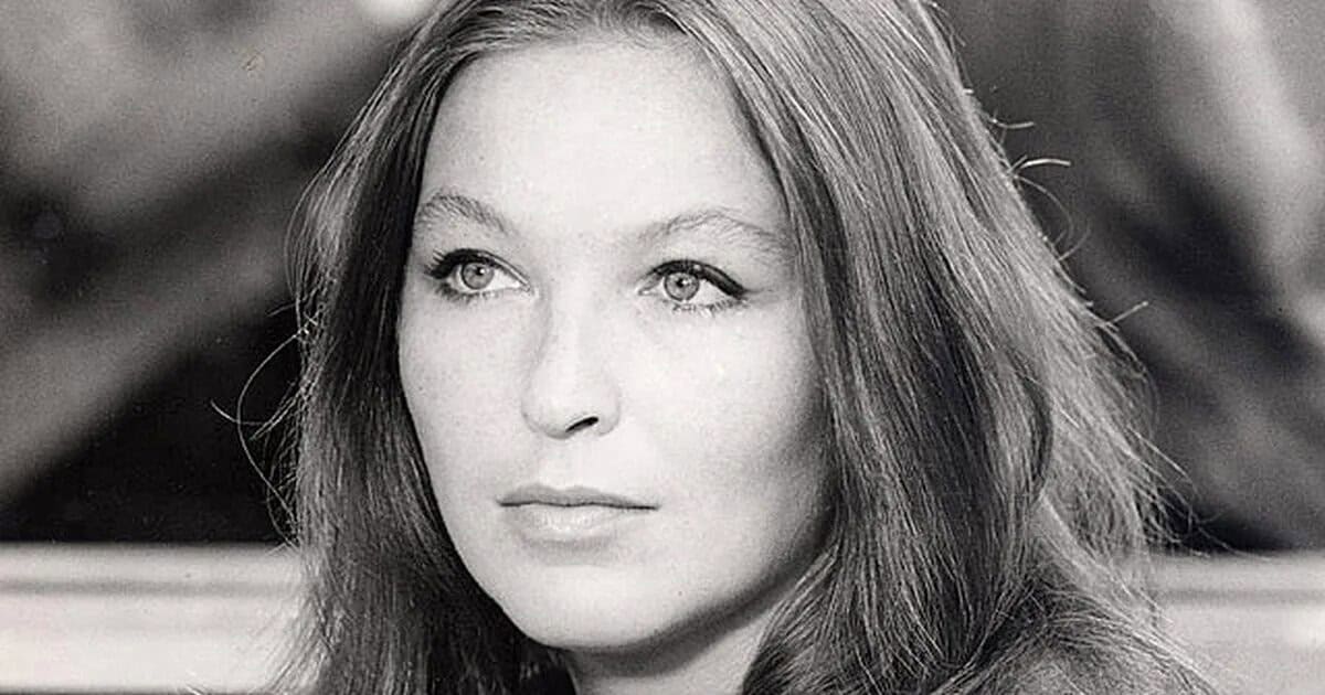 Was für eine Frau: Die 15 schönsten Schauspielerinnen des sowjetischen Kinos, die von Millionen von Zuschauern verehrt werden