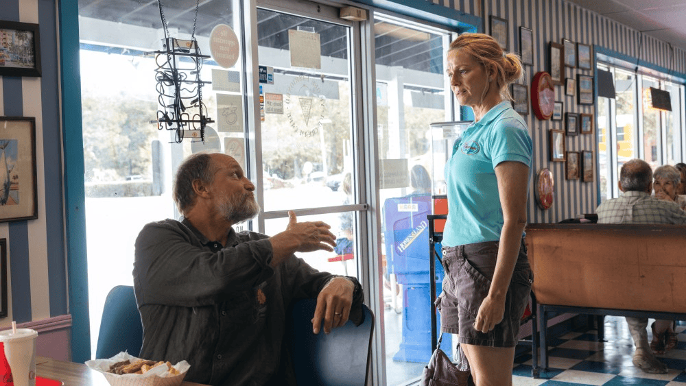 Teenager-Rebellion, seltsame Freundschaften und die Akzeptanz des Unvermeidlichen. Wie ist der Film Sunshine Coast mit Woody Harrelson ausgefallen?