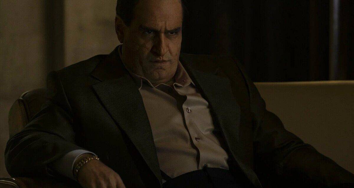 Penguin ist eine das Batman-Universum erweiternde Fernsehserie mit Colin Farrell in der Hauptrolle.
