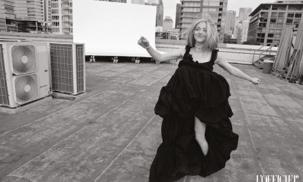 Amanda Seyfried: Eleganz und Vielseitigkeit in L’Officiel