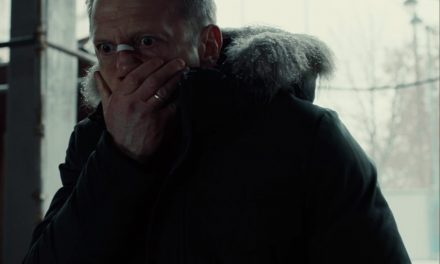 „Abgehört in Rybinsk“: Komödie mit Spannung und Humor!