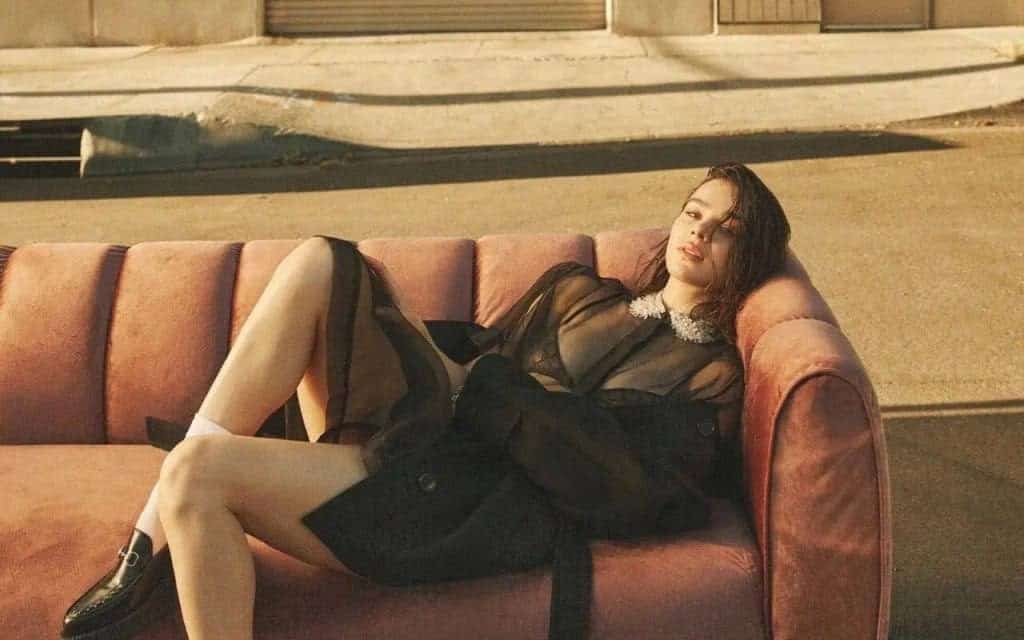 Hailee Steinfeld: Vogue Philippines Cover und Empowerment