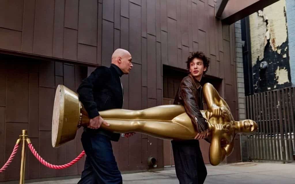 Statue als Symbol der Freundschaft: Ein Kunst- und Filmabend
