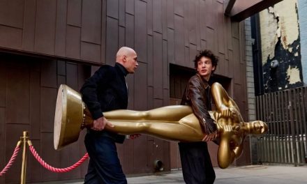 Statue als Symbol der Freundschaft: Ein Kunst- und Filmabend