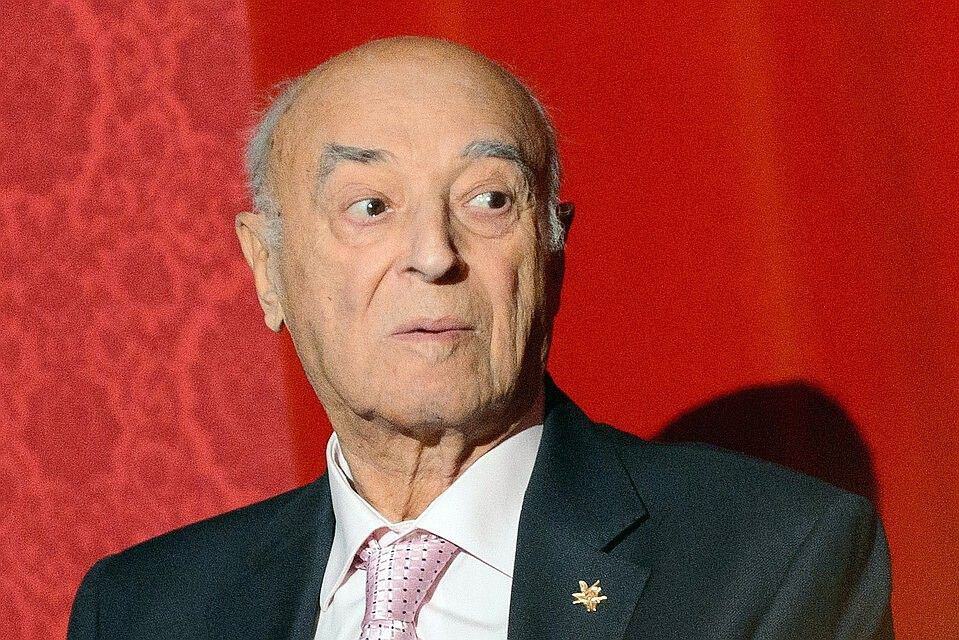Die Legende Wladimir Etusch: Ein Meister des Schauspiels