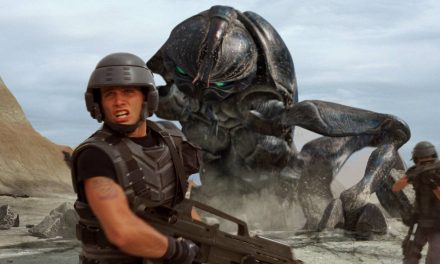 Neill Blomkamp schreibt und inszeniert neuen Starship Troopers Film