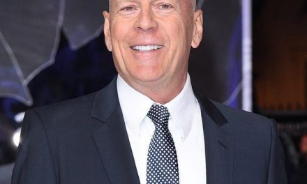Geburtstagsgrüße an Bruce Willis, Glenn Close und Ebon Moss-Bachrach!