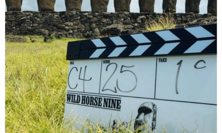 Martin McDonagh startet mit „Wild Horse Nine“ durch!
