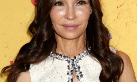 Famke Janssen begeistert bei Premiere von „Pazhan gegen alle“