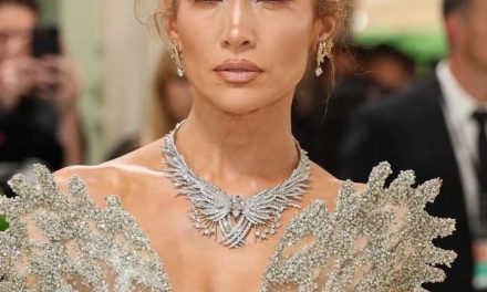 Jennifer Lopez begeistert beim Met Gala mit atemberaubendem Look