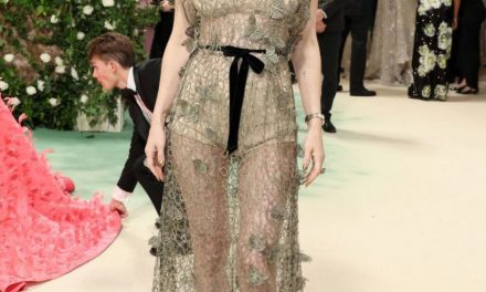 Alexandra Daddario: Glamour und Kontroversen auf dem roten Teppich