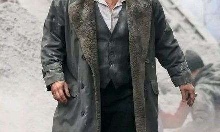 Colin Farrell begeistert auf dem Set von Der Pinguin 2024