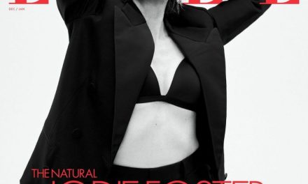 Jodie Foster strahlt auf dem Elle-Cover Januar 2024