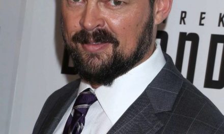 Karl Urban: Ein vielseitiger Star der Film- und Fernsehwelt