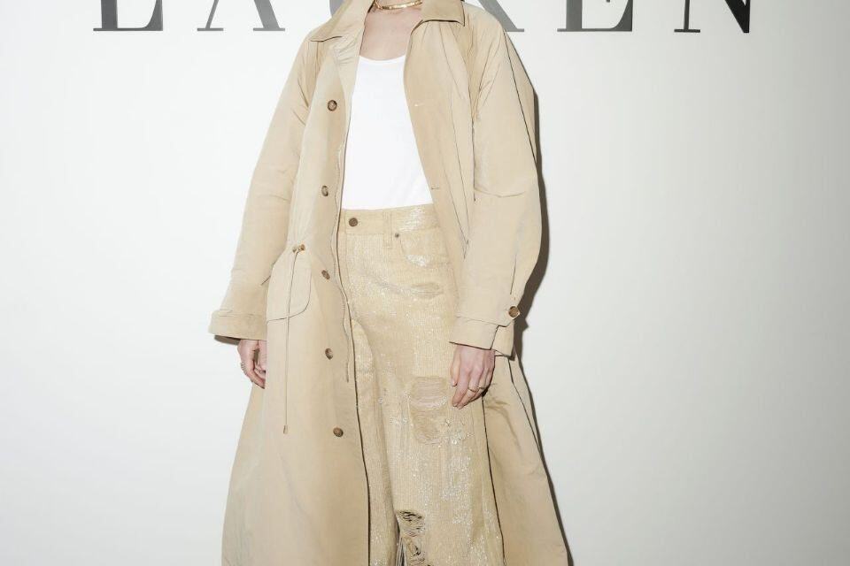 Anne Hathaway begeistert auf glamouröser Party