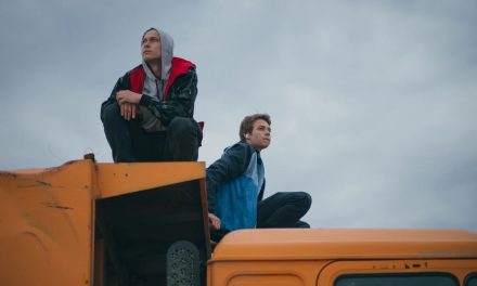 Der Titel des Films könnte lauten: „Kommende englische Neuauflage von ‚Кончится лето'“