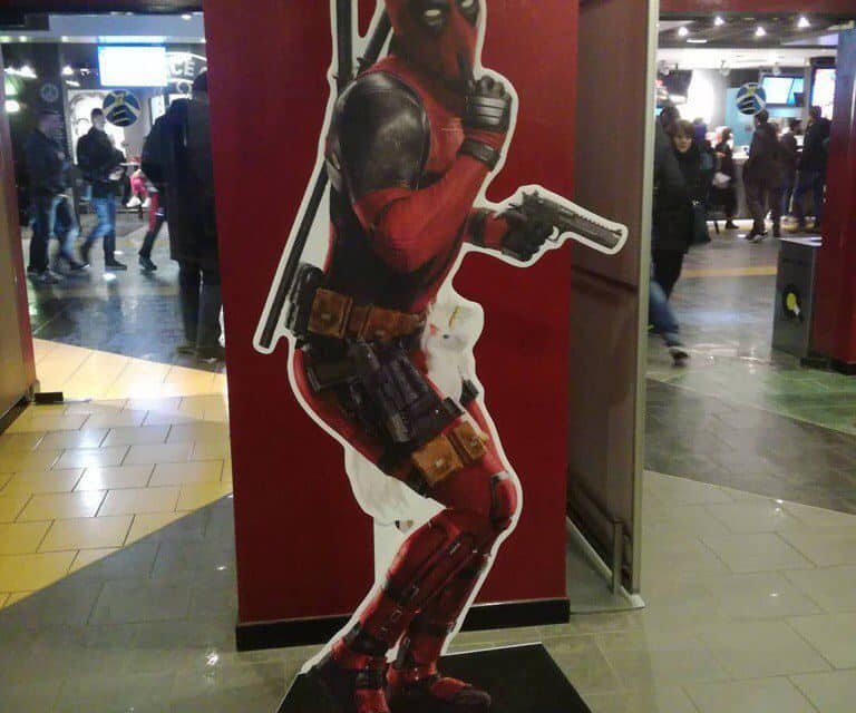 Deadpool-Fans in Berlin warten gespannt auf den neuen Film!